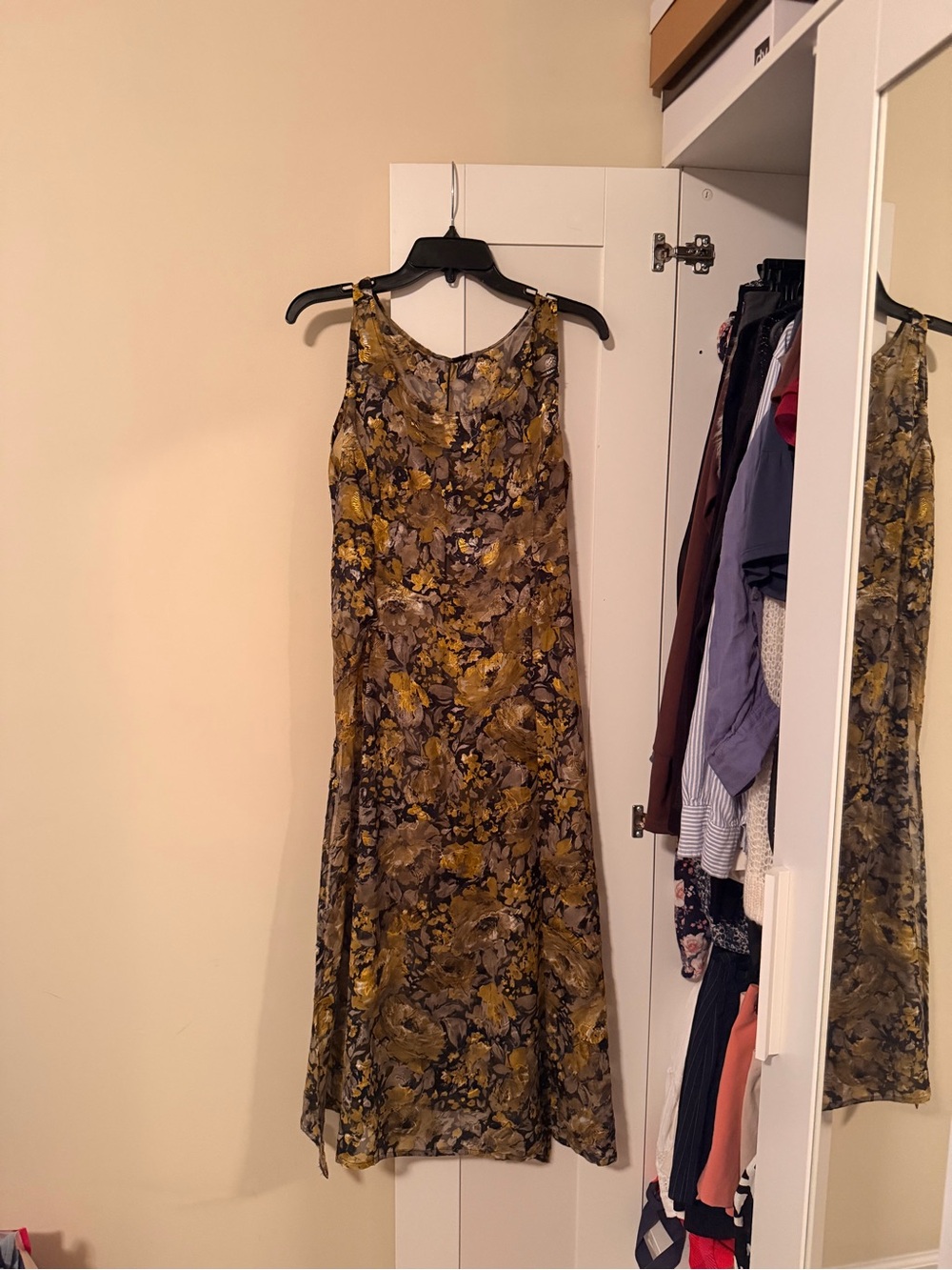 Women's floral print sleeveless midi dress
